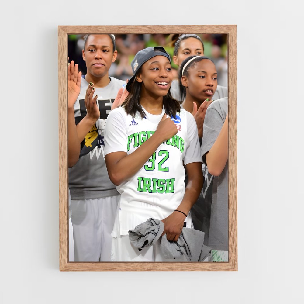 Poster Jewell loyd célébrée – affiche Basketball (vue 4)